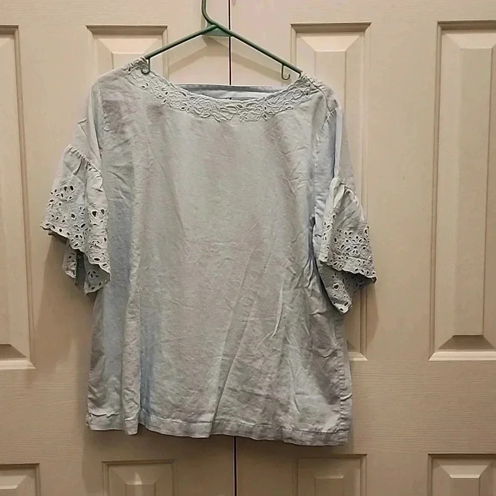 Boutique Eyelet shirt - size L- NWOT-